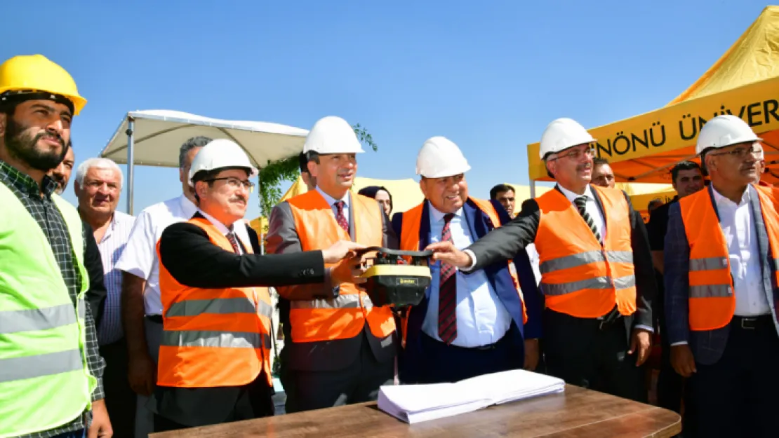 Vali Hulusi Şahin Adnan Başdemir Ortaokulu Temel Atma Törenine Katıldı.