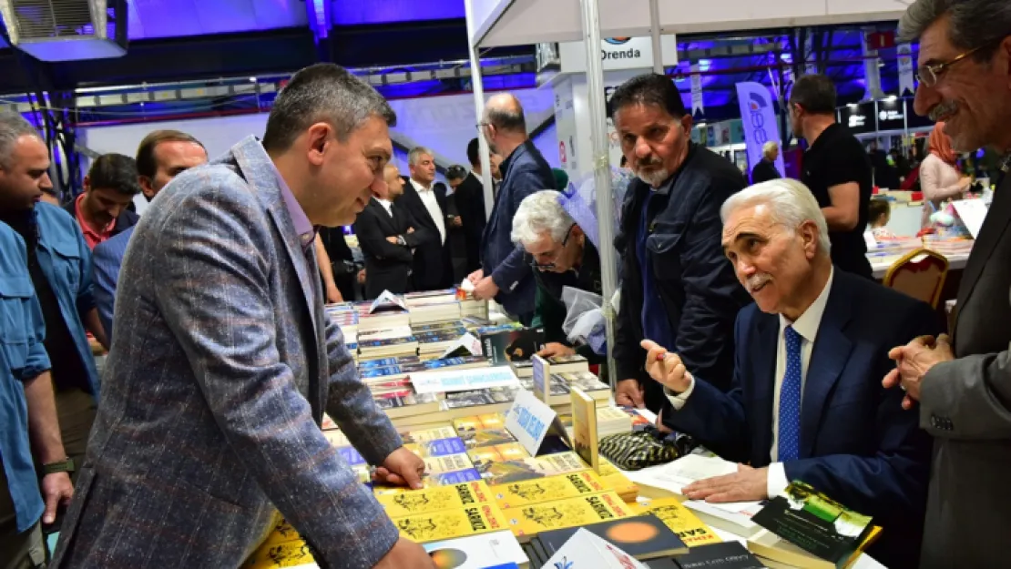 Vali Şahin, 9. Malatya Anadolu Kitap ve Kültür Fuarını Ziyaret Etti