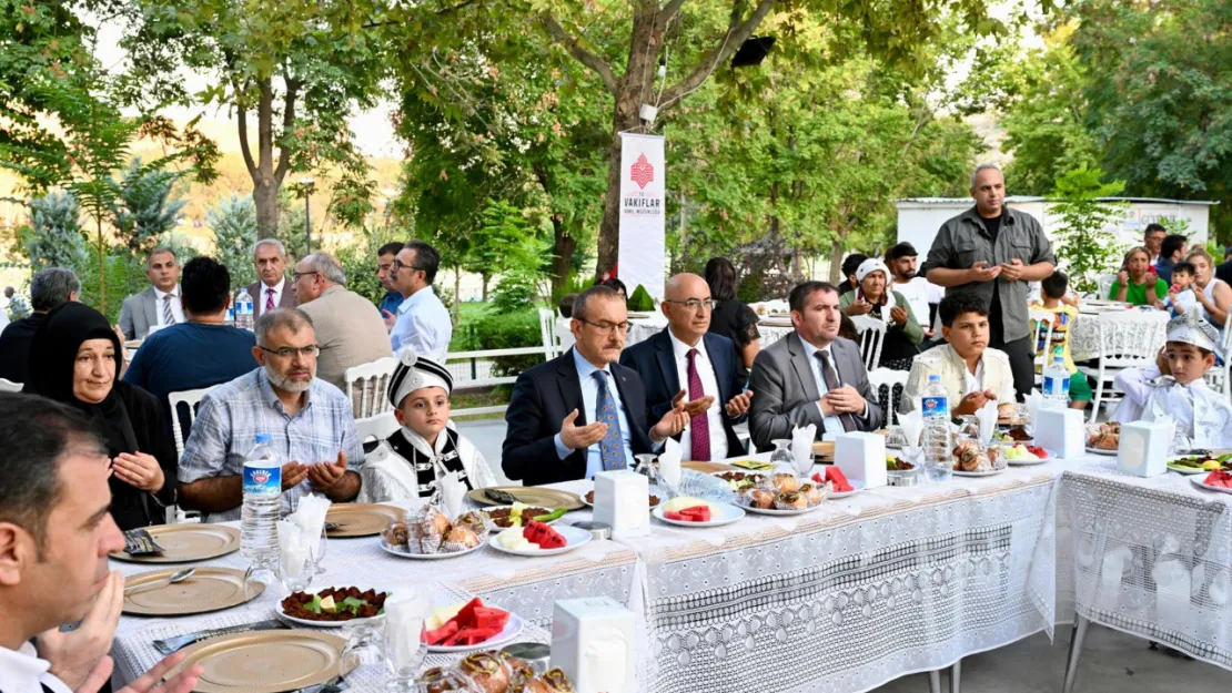 Vali Seddar Yavuz Orduzu Mişmiş Park'ta Düzenlenen Sünnet Şölenine Katıldı