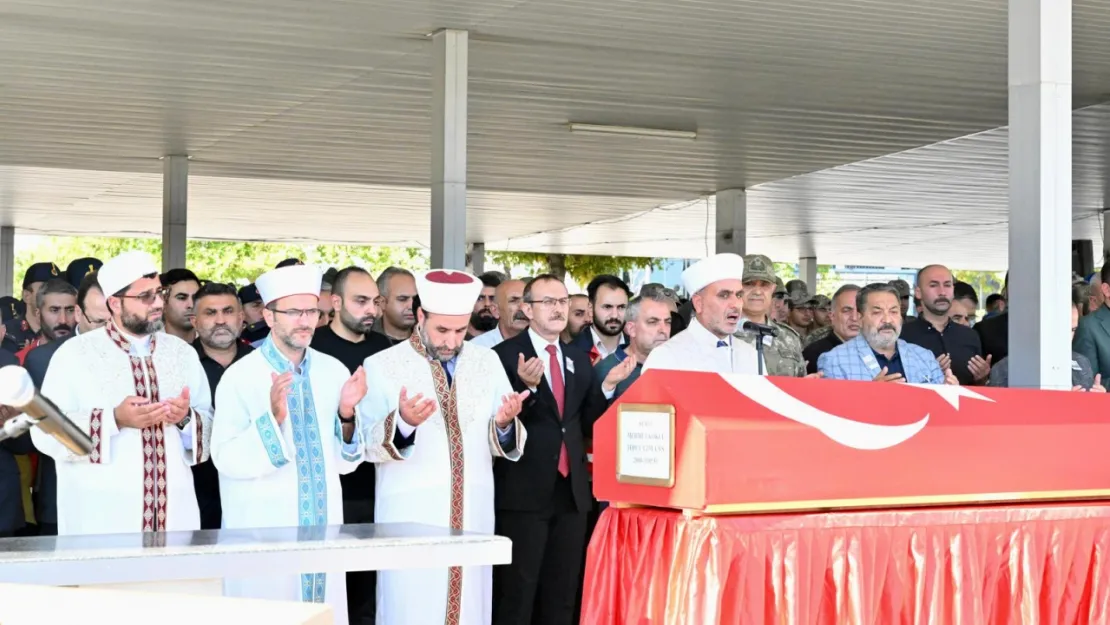 Vali Seddar Yavuz, Şehit Mehmet Kökcü'nün Cenaze Törenine Katıldı