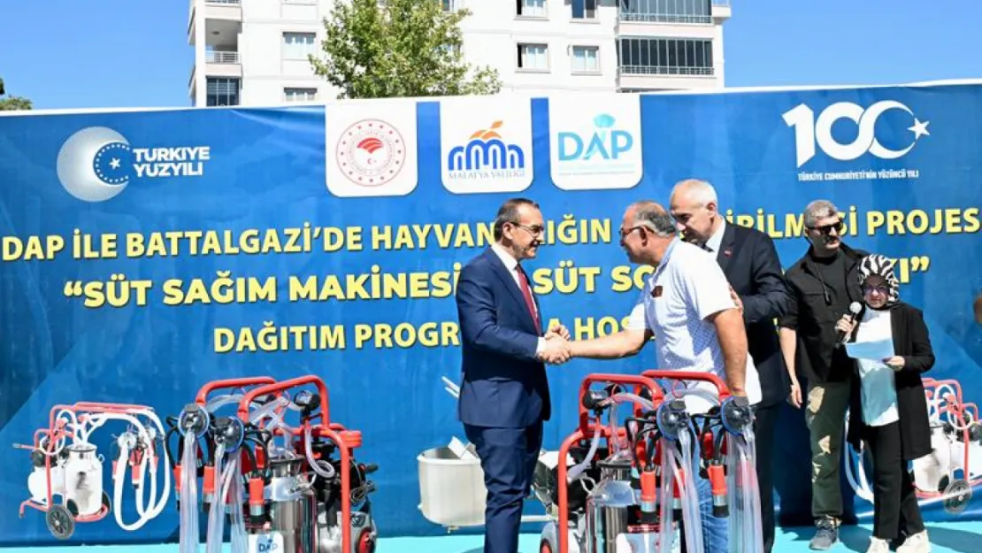 Vali Seddar Yavuz, Süt Sağım Makinesi ve Süt Soğutma Tankı Dağıtım Törenine Katıldı