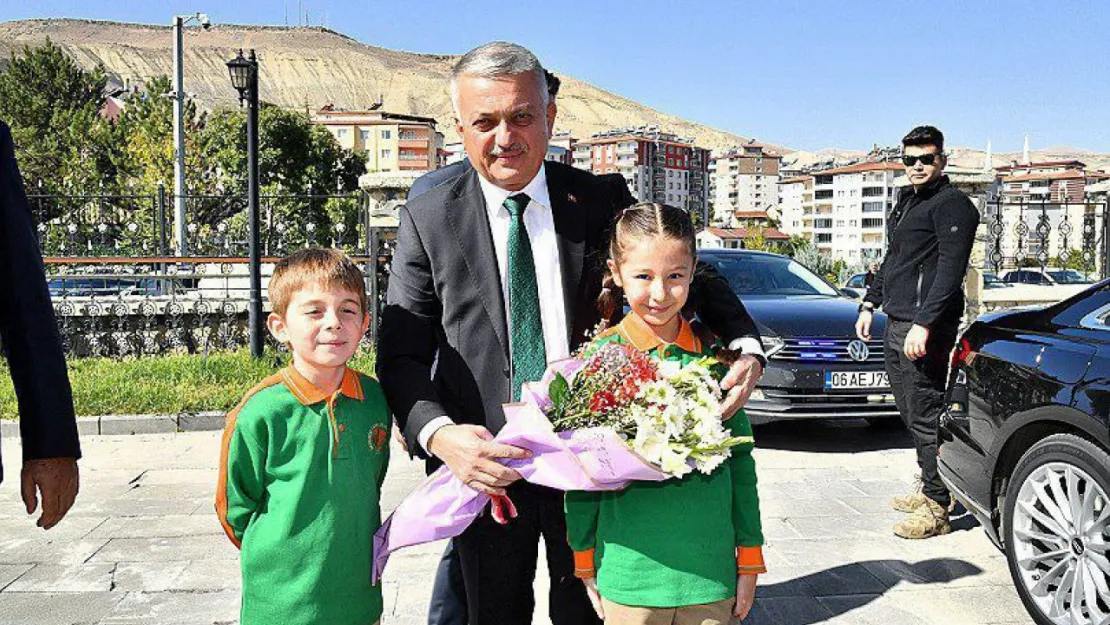 Vali Yazıcı İlimizin Turizm Merkezlerinden Biri Olan Darende'yi Ziyaret Etti.