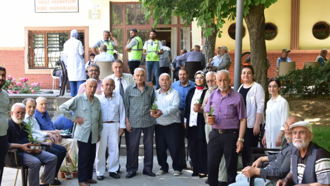 Vefa Konağı Sakinlerinin Babalar Günü Kutlandı