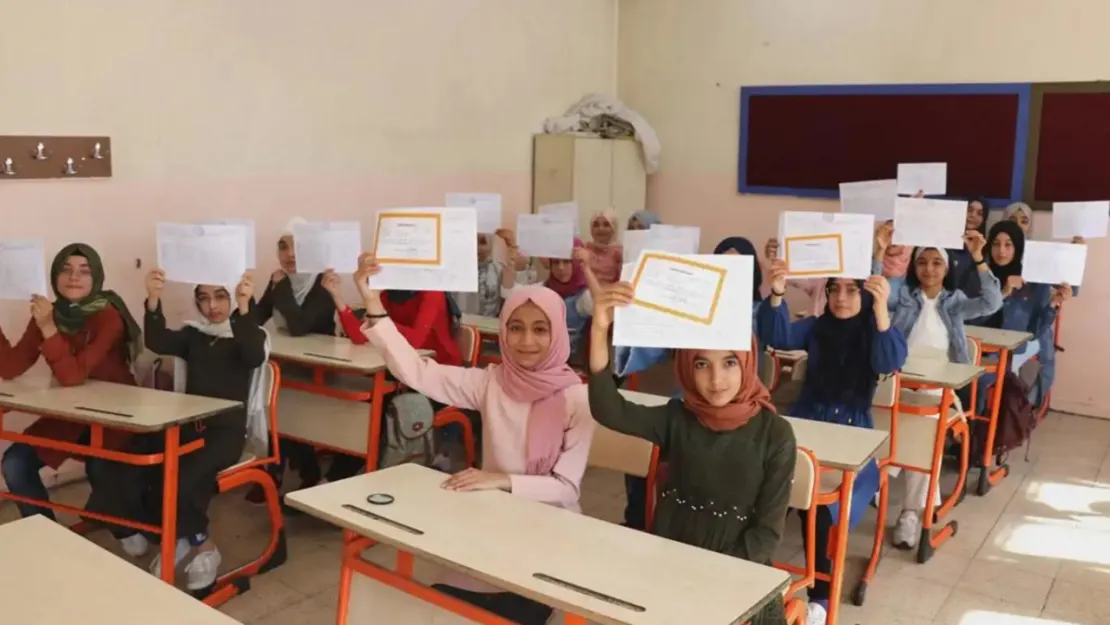 Yaklaşık 20 milyon öğrenci için karne heyecanı