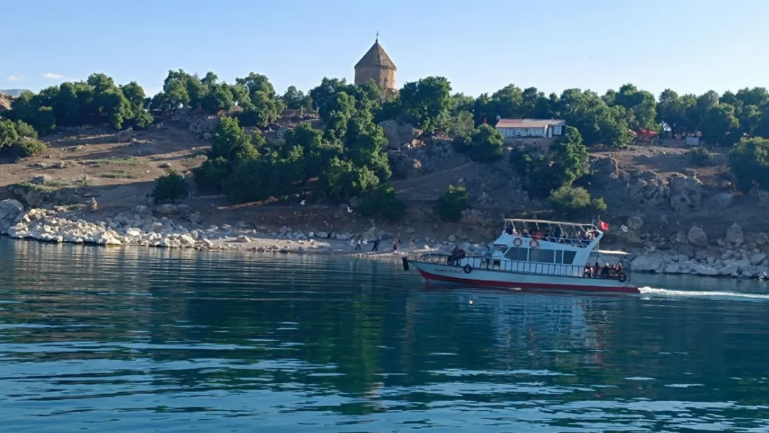 Yatlar ve teknelere ÖTV oranı yüzde 8'e çıkarıldı