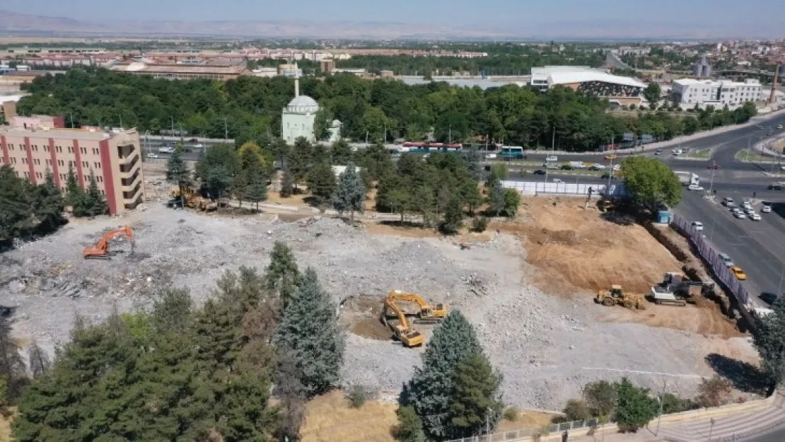 Yeni Hizmet Binası ve Millet Bahçesi, Malatya'nın Gözde Mekânlarından Olacak