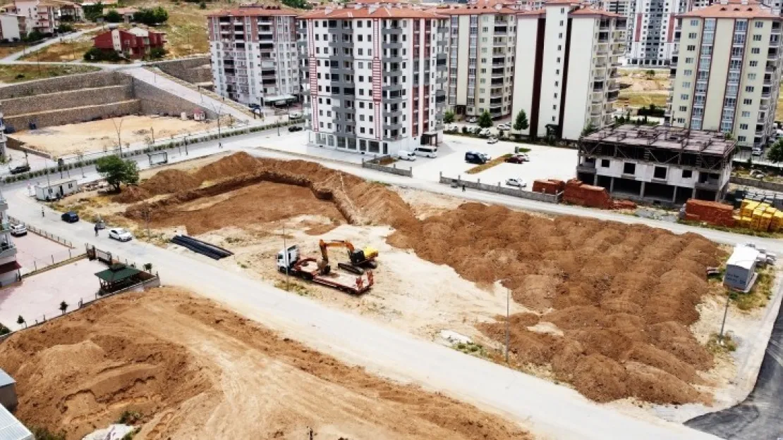 Yeşilçam Sosyal Tesisi İçin İlk Kazma Vuruldu