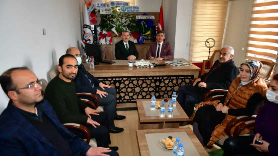 Yeşilyurt Belediye Başkanı Mehmet Çınar'dan Meslek Odaları Başkanlarına 'Hayırlı Olsun' Ziyareti