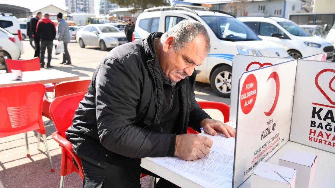 Yeşilyurt Belediye Personelleri Kan Bağışında Bulundu