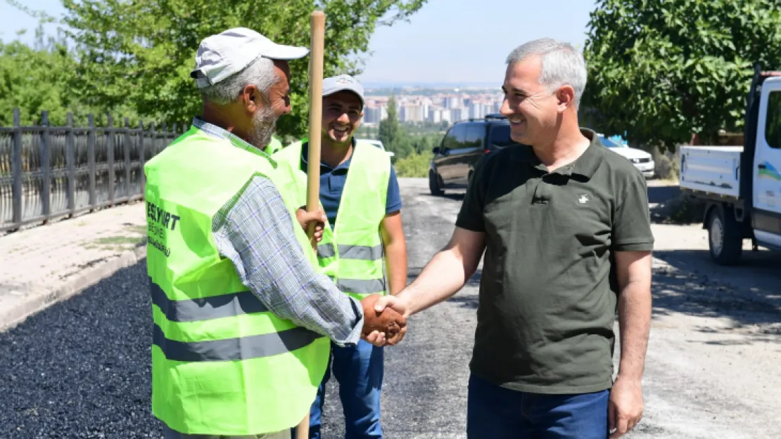 Yeşilyurt Belediyesi, Gedik Mahallesindeki Yolların Kalitesini Yükseltiyor