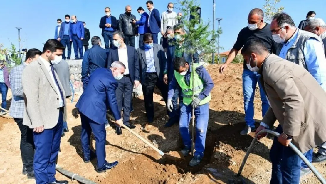 Yeşilyurt Belediyesi'nden 'Bugün Fidan Yarın Nefes' Projesine 1.444 Adet Fidan Desteği