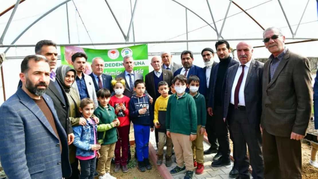 Yeşilyurt Belediyesi'nden 'Dededen Toruna Tohumlar Toprakla Buluşuyor' Etkinliği