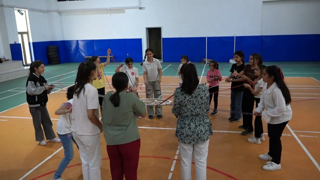Yeşilyurt Belediyesi'nin Melekbaba'da Ki Çocuk Şenliği Renkli Anlar Sahne Oldu