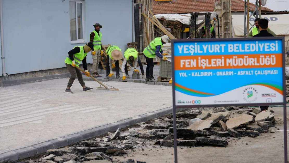 Yeşilyurt Belediyesi, Samanköy'ün Yollarını Baştan Aşağıya Yeniliyor