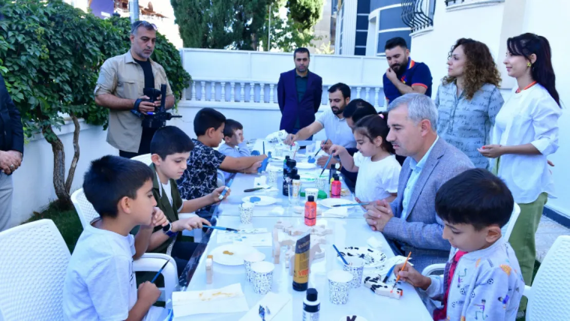 Yeşilyurt Belediyesi Yetim Koordinasyon Merkezinin Minik Misafirleri İçin Ahşap Boyama Etkinliği Düzenlendi