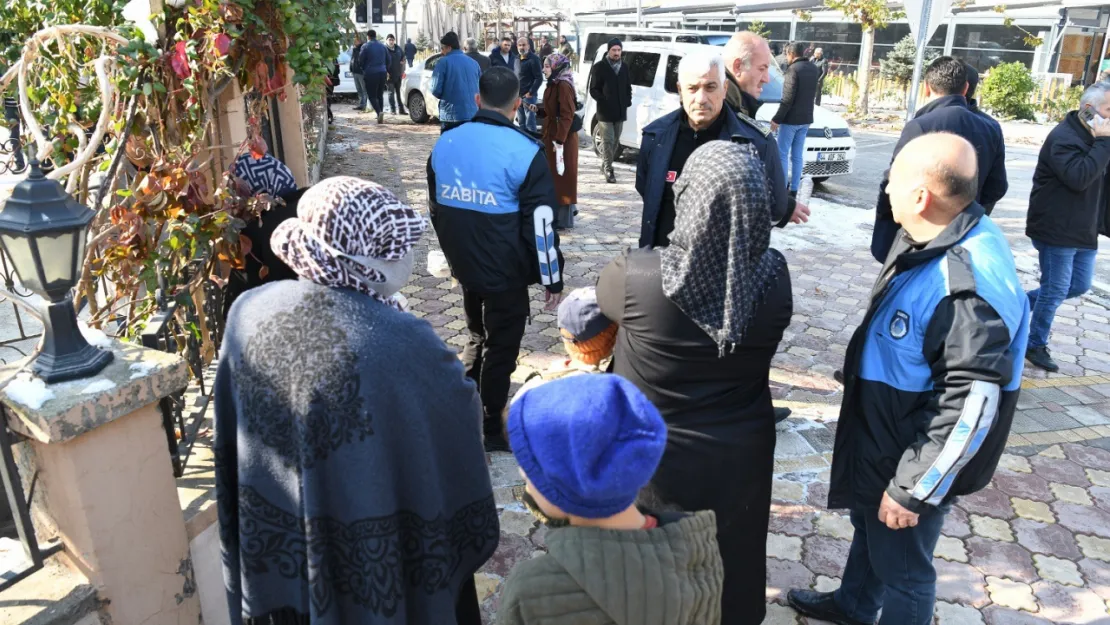 Yeşilyurt Belediyesi Zabıta Müdürlüğü Ekipleri, Dilencilere Göz Açtırmıyor!