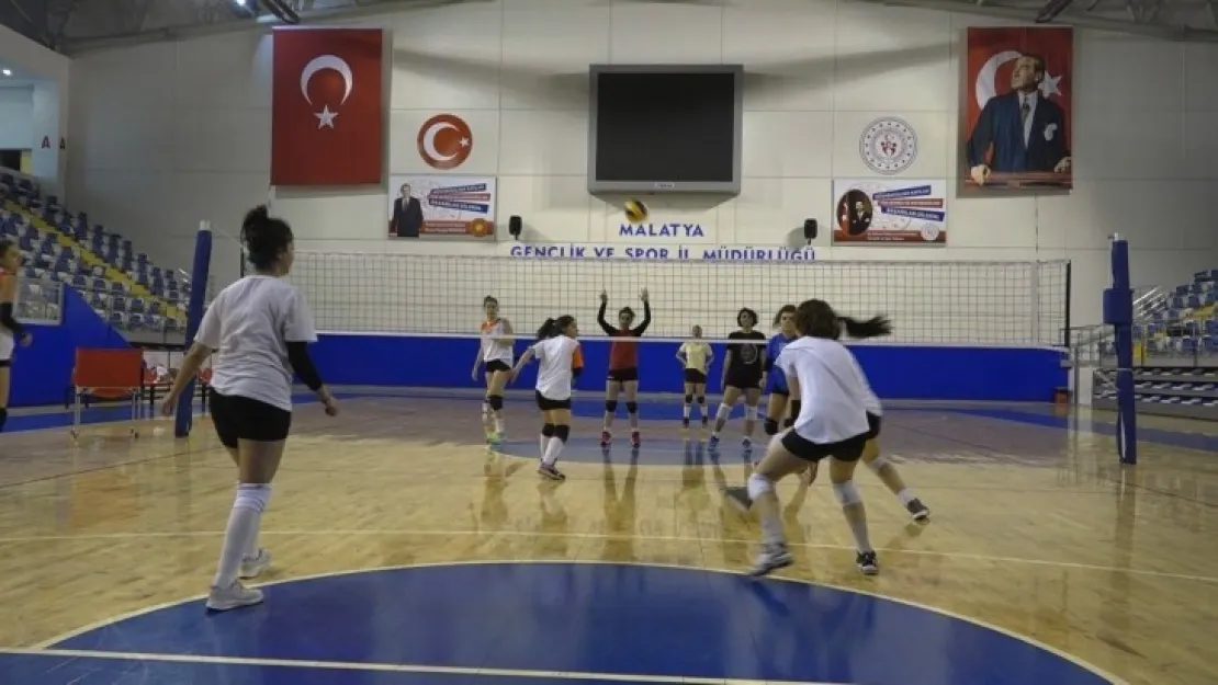 Yeşilyurt Belediyespor Bayan Voleybol Takımı, Bölgesel Lige Odaklandı