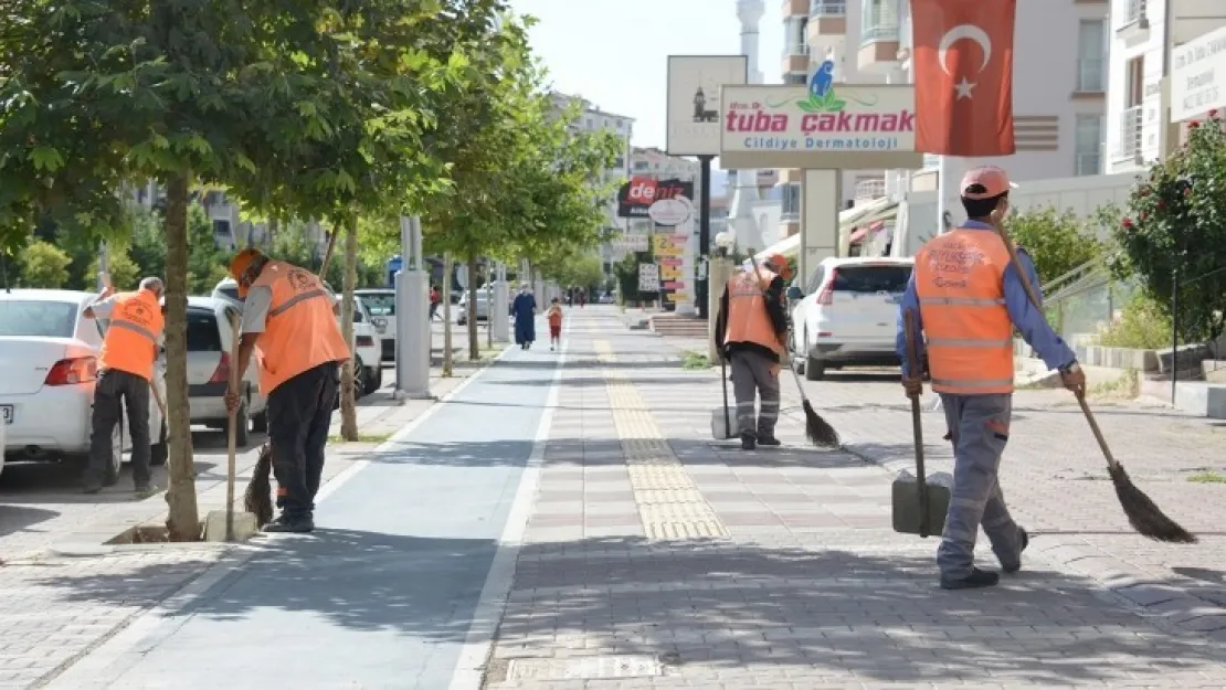 Yetki Alanı Büyükşehir'e Devredilen Mıhlıtut'ta Temizlik Çalışmaları Tamamlandı