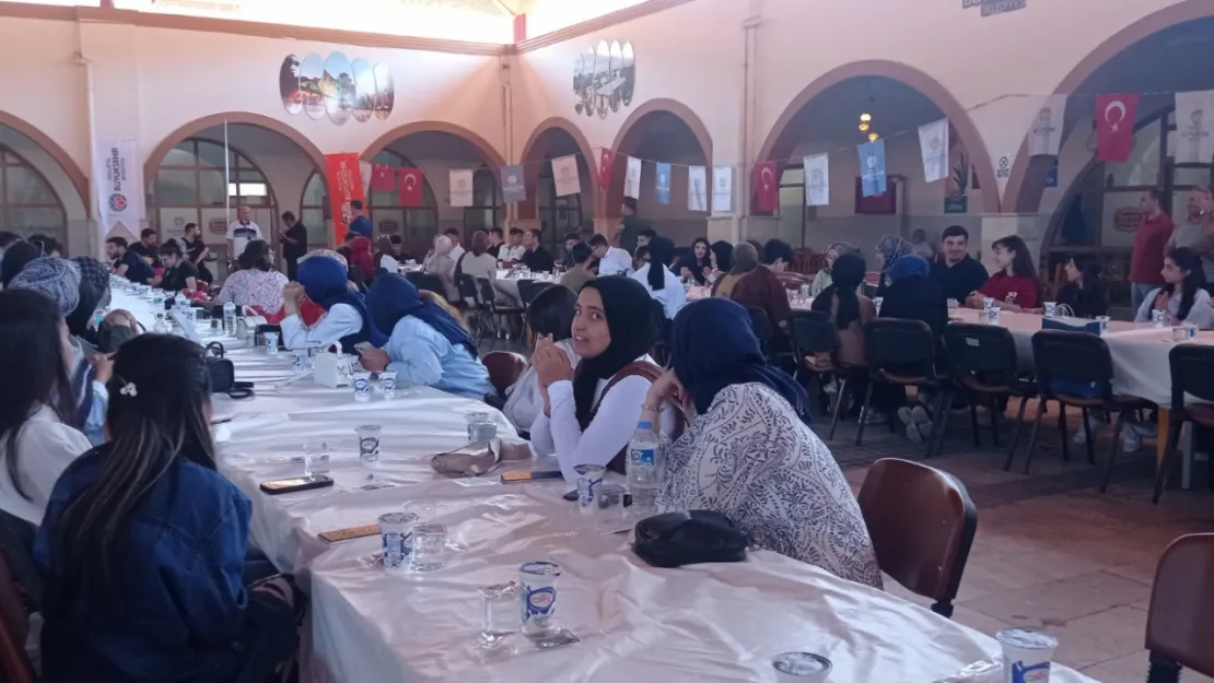 YKS Öncesi Öğrencilere Moral Desteği