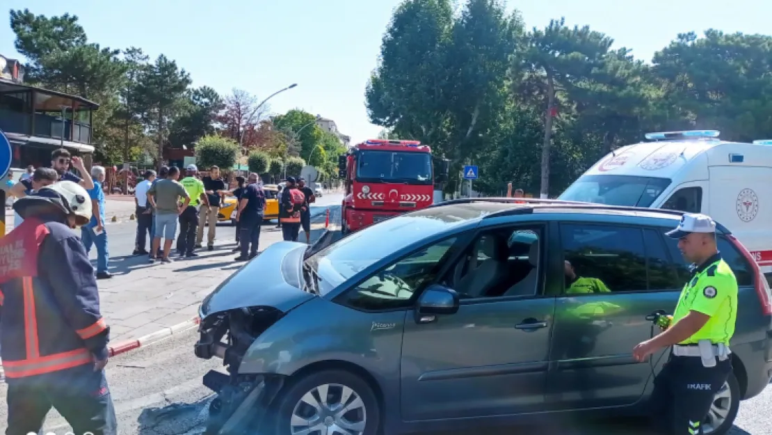 Zafer Mahallesinde Trafik Kazası