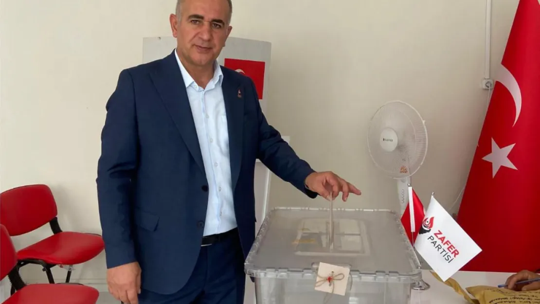 Zafer Partisi'nde Kongre Heyecanı: Yeşilyurt ve Battalgazi'de Yeni İlçe Başkanları Seçildi