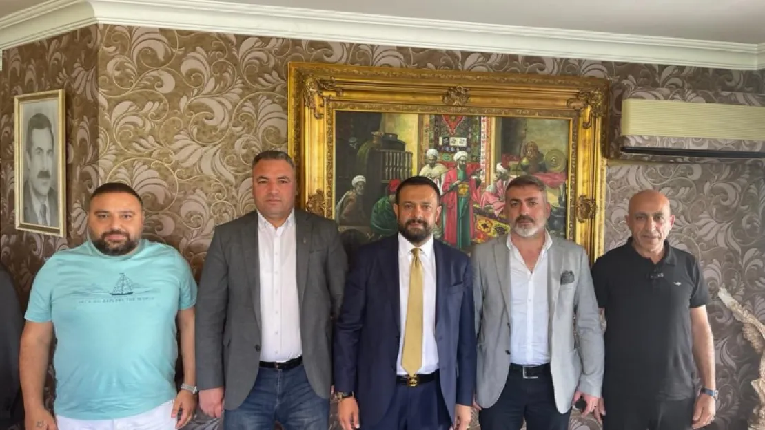 Zaza Tv Yönetimi Tanınmış İş İnsanı Osman Baylaz'ı Ankara'da Ziyaret Etti