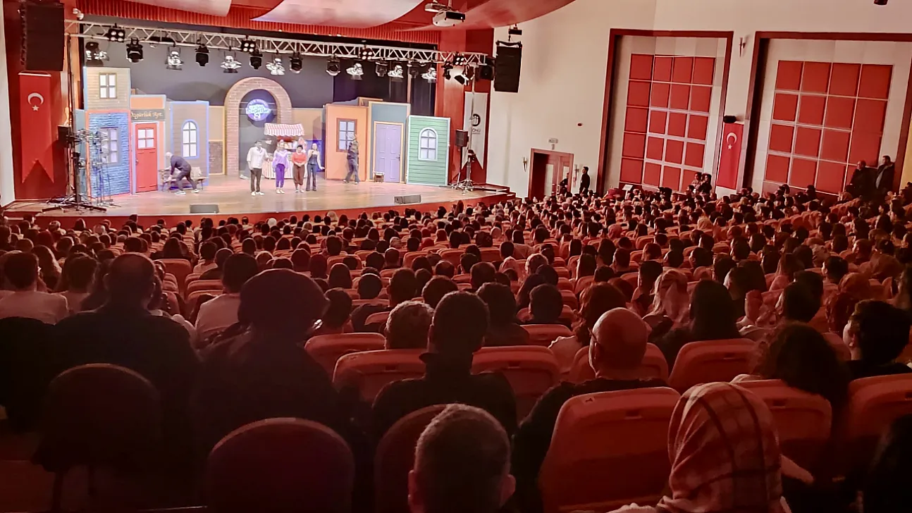 'Çok Güzel Hareketler 2' Malatyalı Sanatseverlerle Buluştu