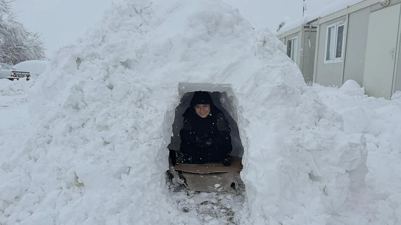 Doğanşehir Beyaza Büründü: Kar Kalınlığı Yer Yer 1 Metre
