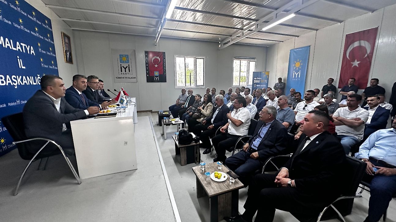 Öztürk'ten Malatya'da Ekonomi ve Siyaset Mesajları