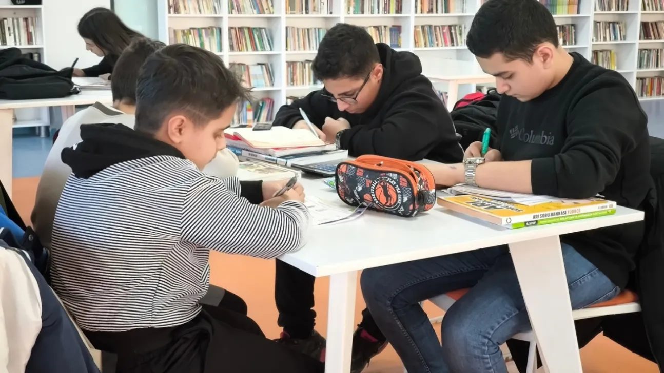 Yeşilyurt'ta Eğitime Değer Katan Merkez: Çilesiz Kütüphanesi