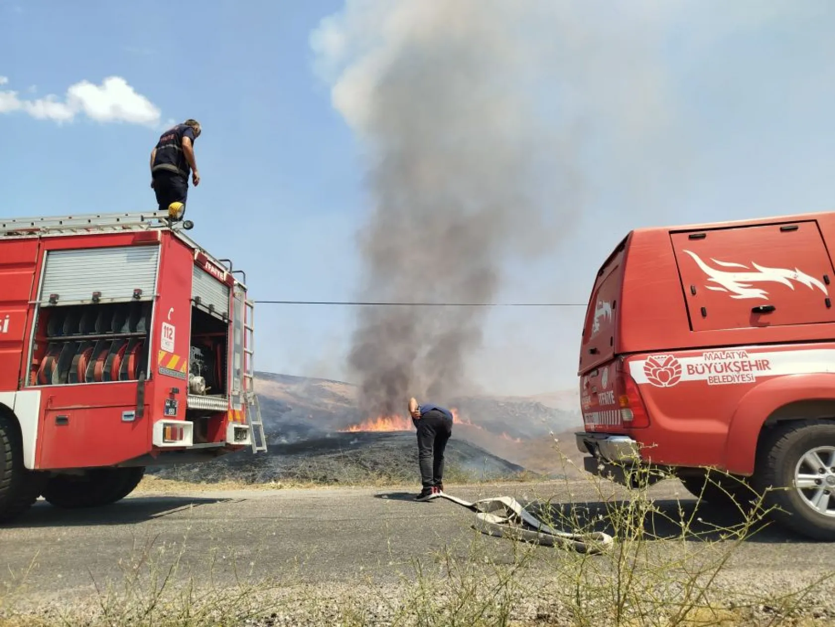 Malatya İtfaiyesinin Yangınla Mücadelesi