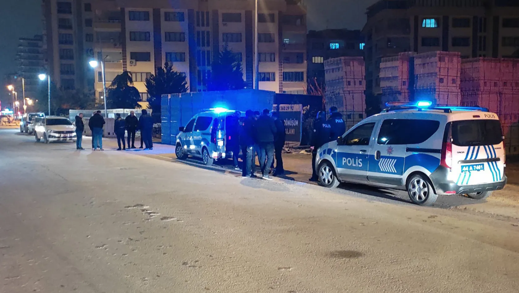 Battalgazi'de Bıçaklı Kavga: Yaralı Hastaneye Kaldırıldı