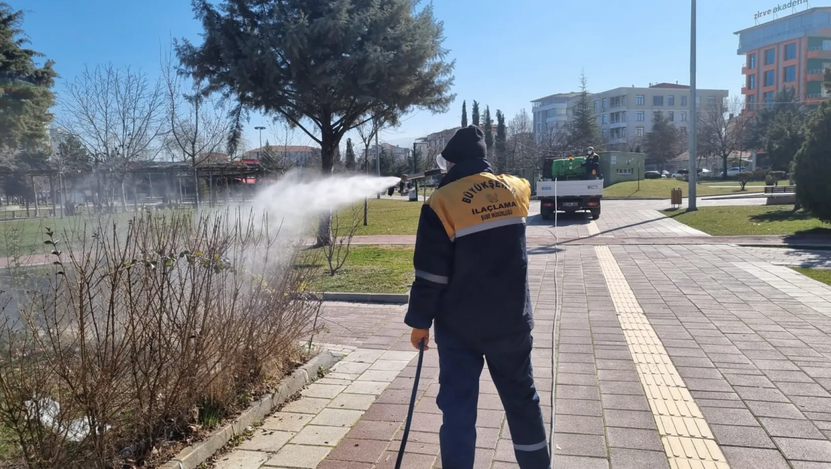 Büyükşehir Belediyesi İlaçlama Çalışmalarına Hız Verdi