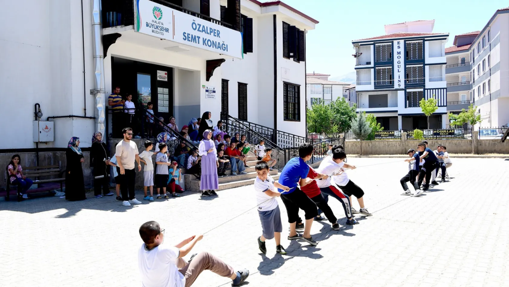 Büyükşehir Belediyesi'ne Bağlı Eğitim Merkezlerinde Yaz Okulu Başladı