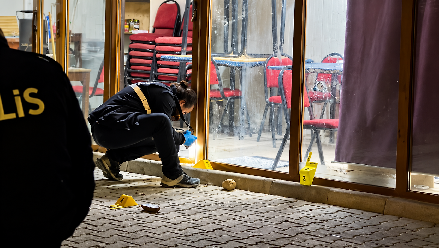 Malatya'da Silahlar Peş Peşe Patladı: 2 Kadın Yaralandı