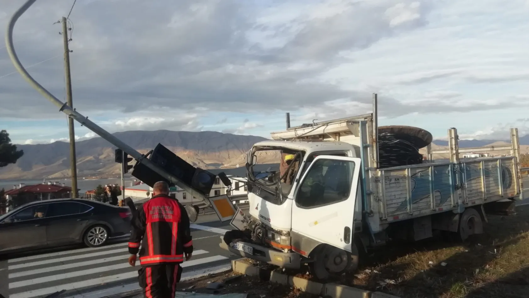 Malatya Elazığ yolu üzeri sıkışmalı trafik kazası