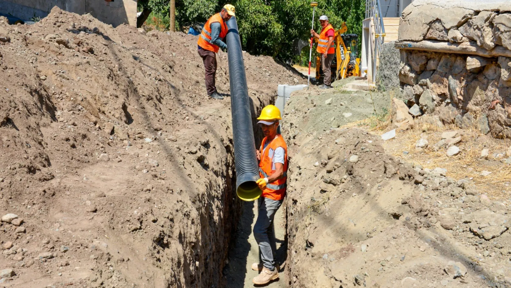 Maski Kuluncak Bicir'e Kanalizasyon Hattı İnşa Ediyor