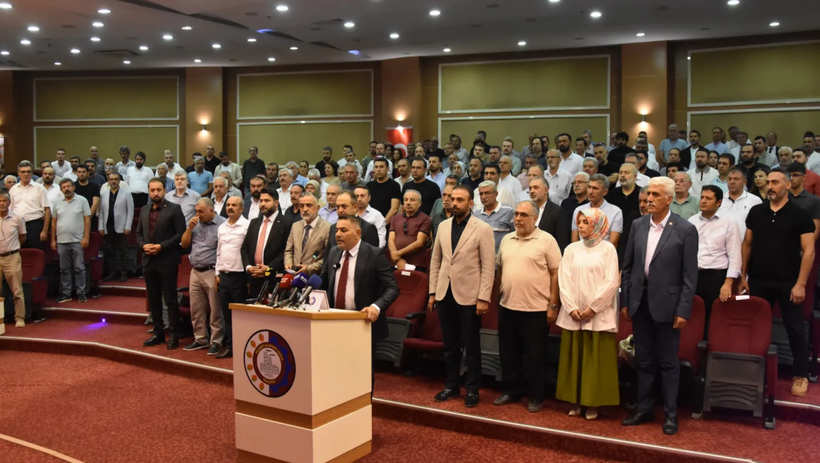 Sadıkoğlu, 'Asrın felaketinin yaralarını, ancak asrın dayanışmasıyla sarabiliriz'