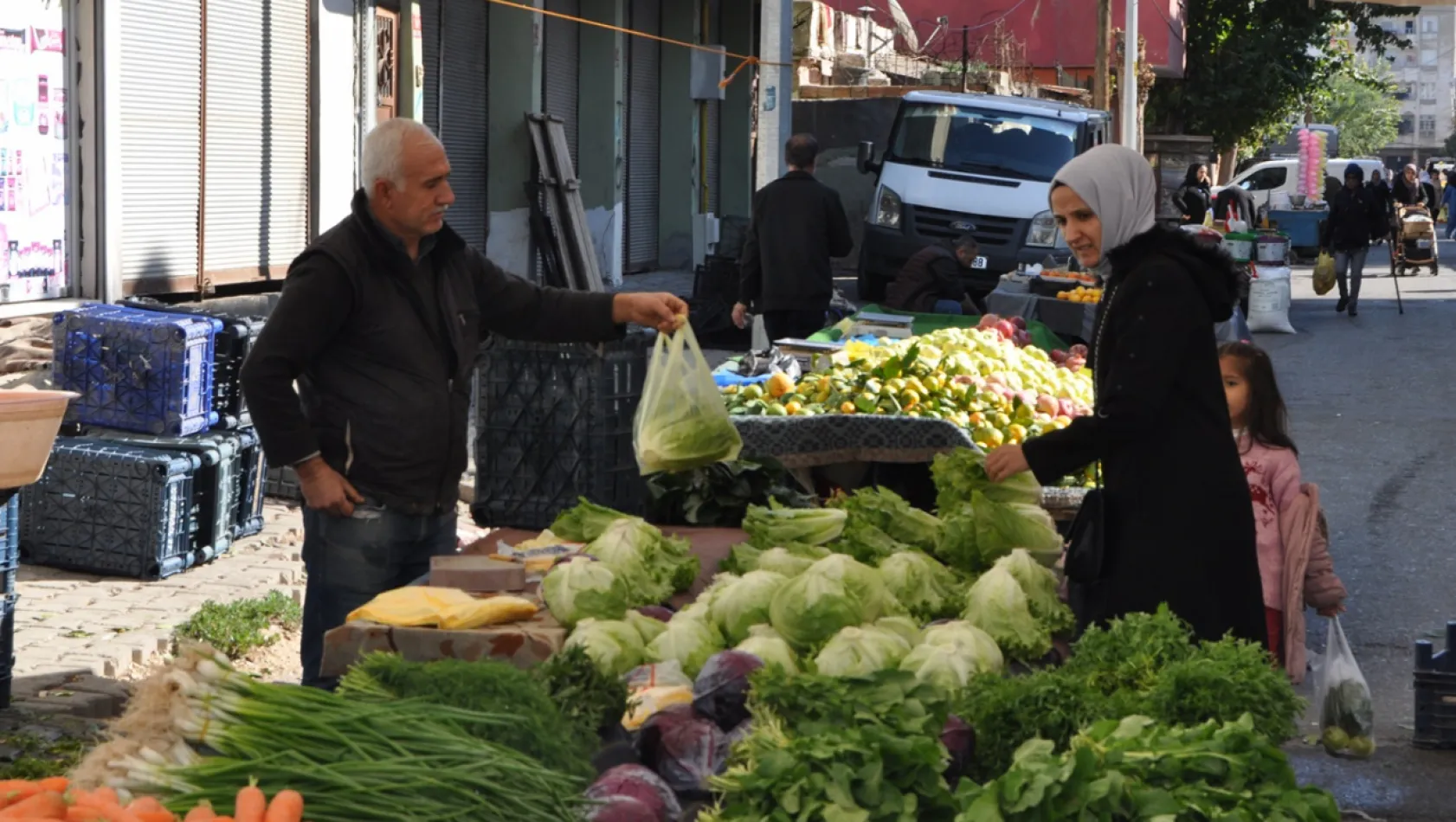 Sebze ve meyve fiyatları cep yakıyor