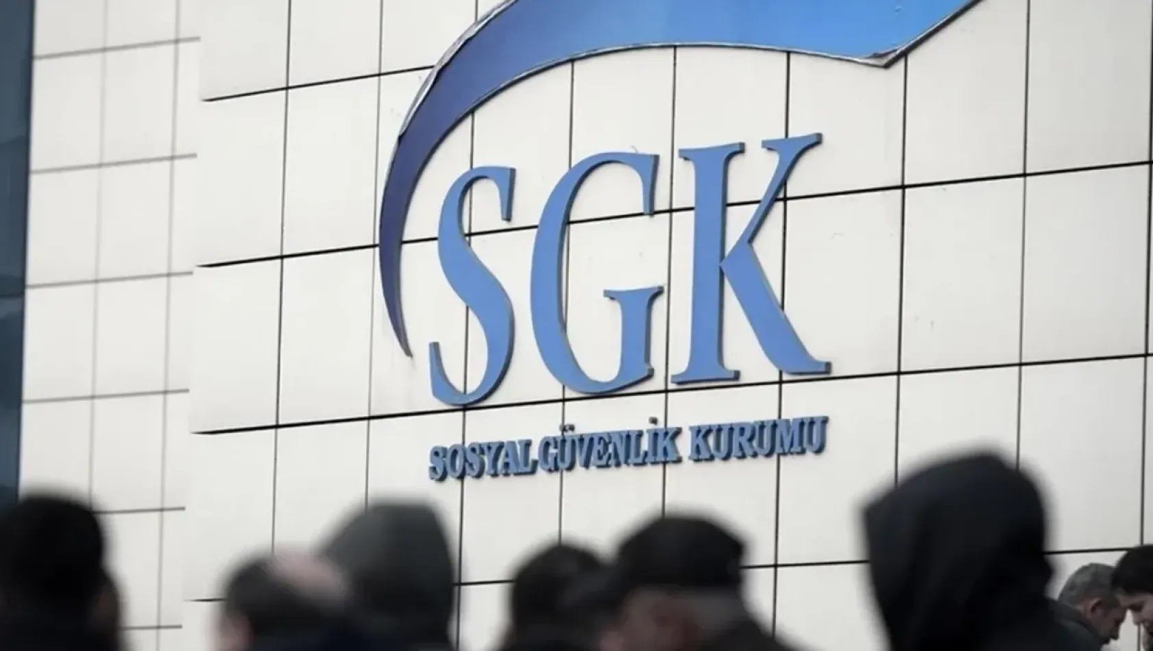 SGK'dan Kadınlara Çifte Maaş Hakkı
