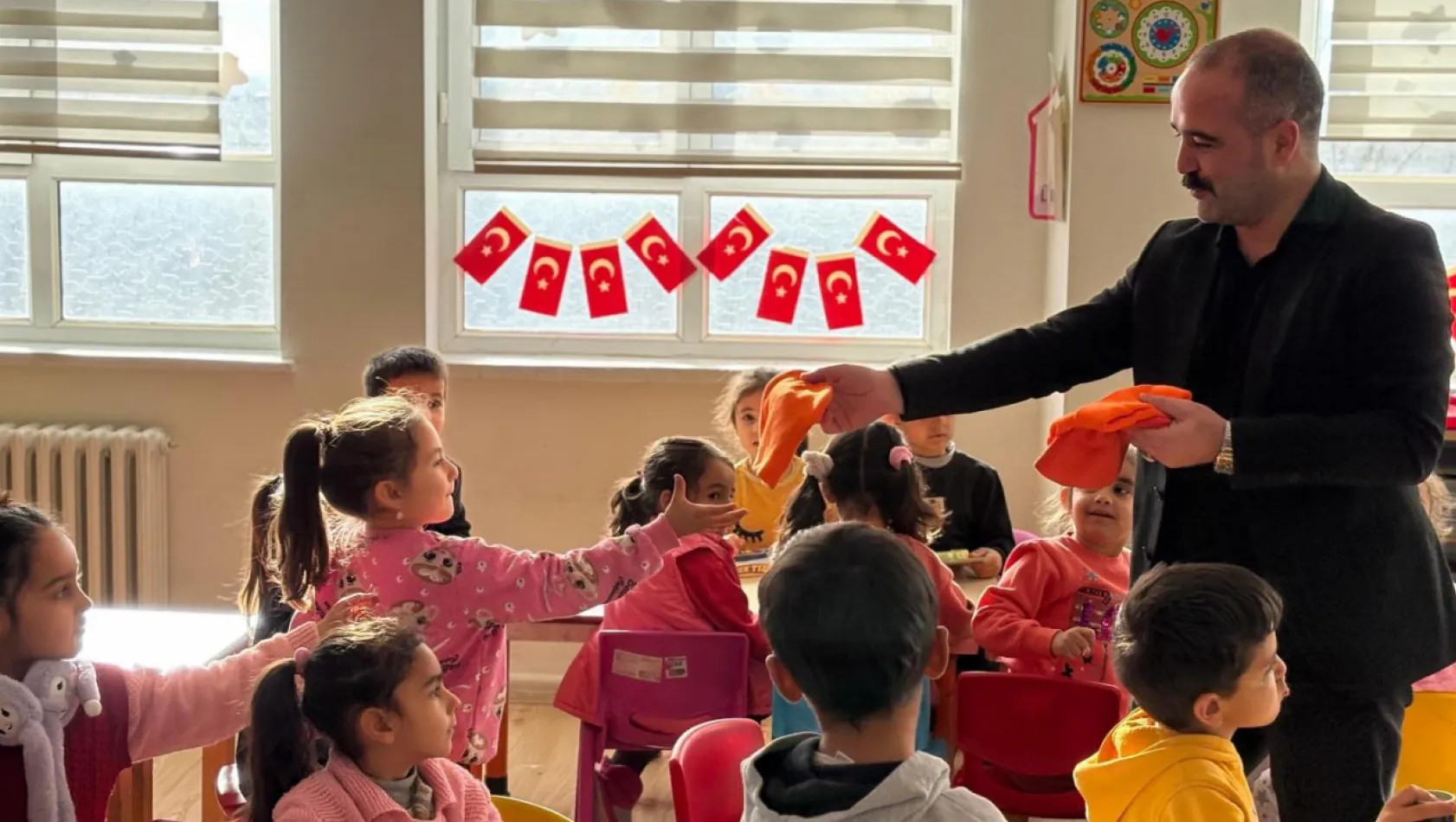 Ülkü Ocakları Malatya İl Başkanlığı'ndan Şehit Kenan Çetin Okulu'na Ziyaret