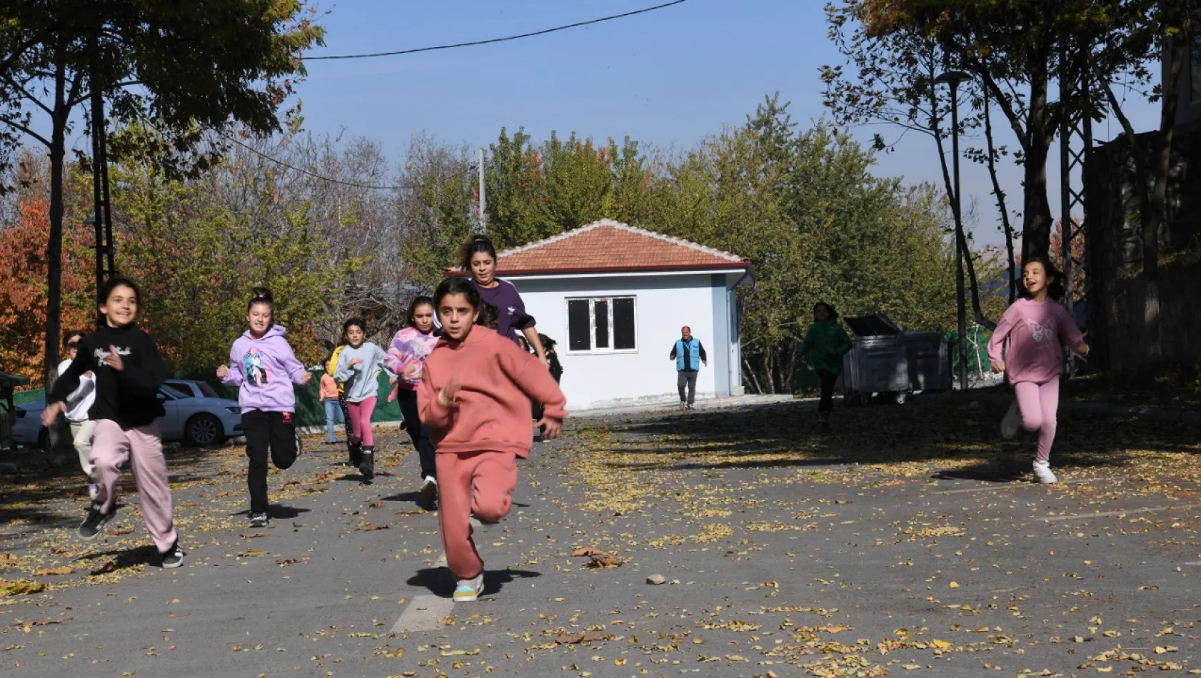 Yeşilyurt Belediyesi, Aile Yaşam Merkezindeki Etkinliklerden Yararlanan Aileleri Ve Çocukları Pikniğe Götürdü