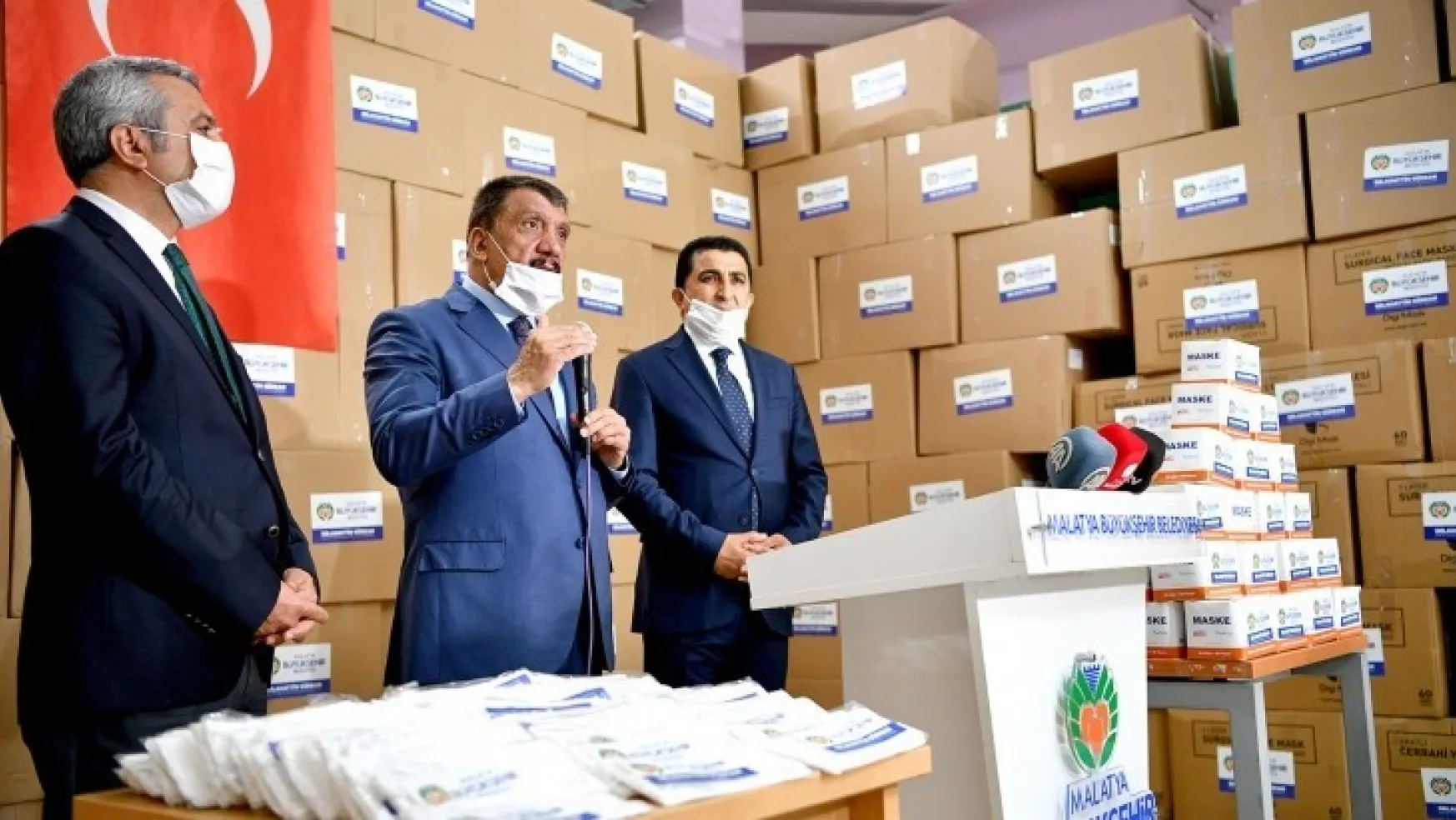 600 Bin Maske Büyükşehir Belediyesine Teslim Edildi