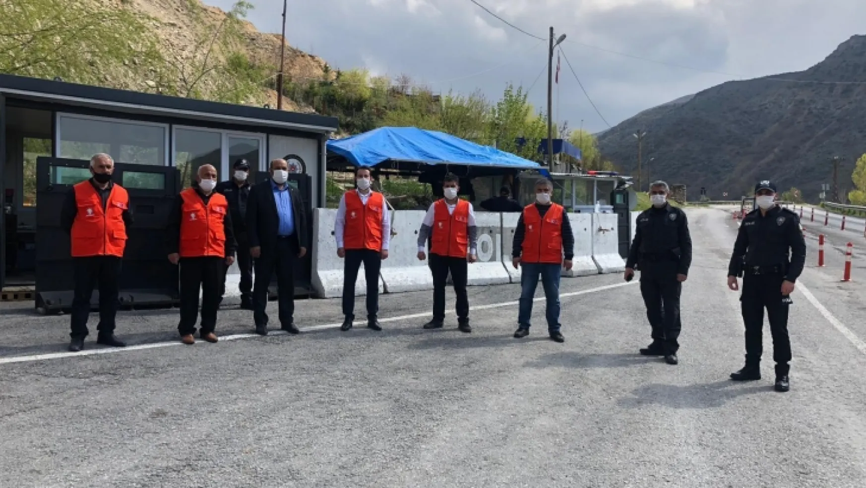 AK Parti Battalgazi ilçe teşkilatından Polislere ve Sağlık çalışanlarına  ziyaret