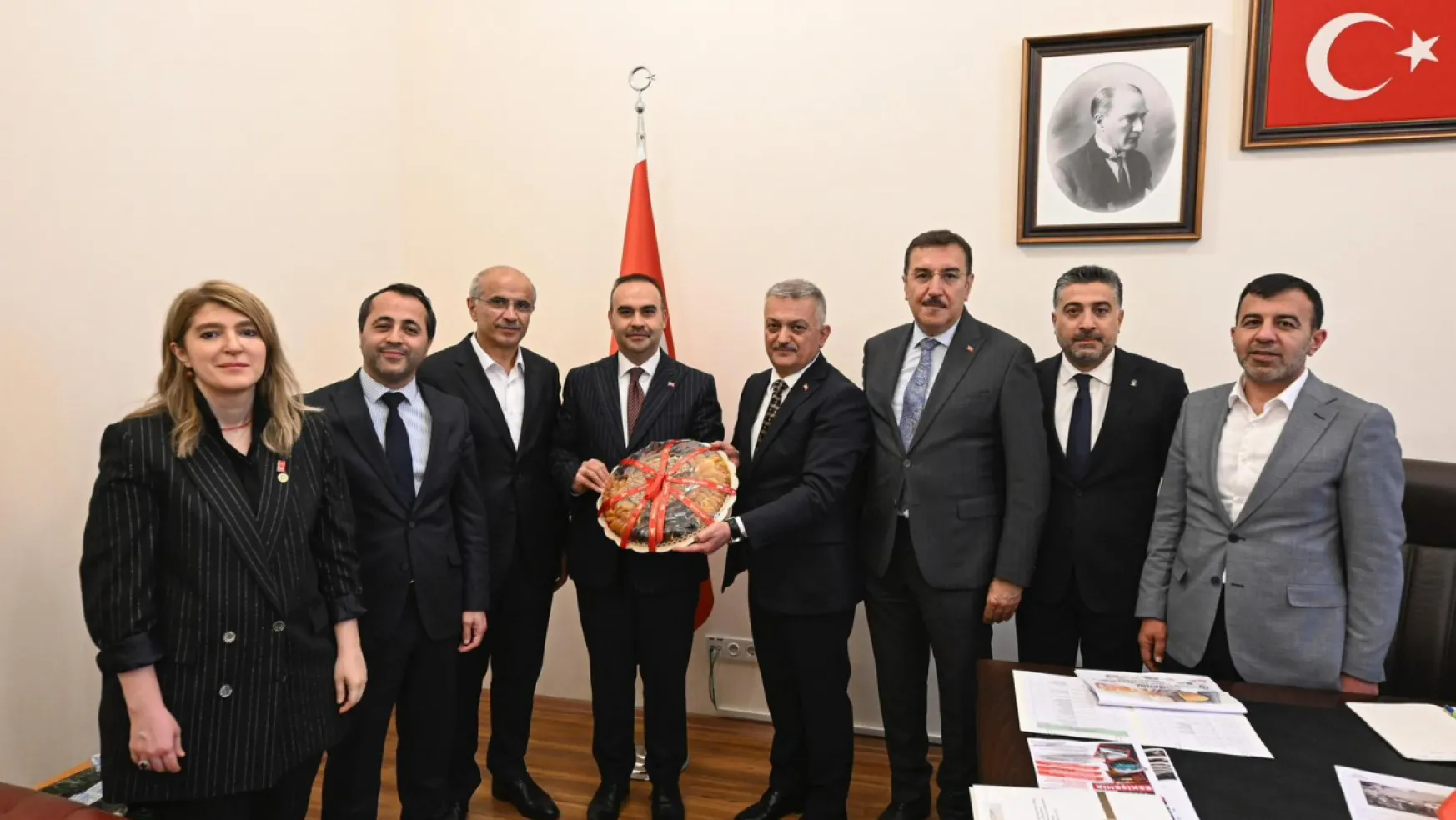 AK Parti Malatya Milletvekili Bülent Tüfenkci, Bakan Kacır'ı ziyaretlerine ilişkin açıklamada bulundu.