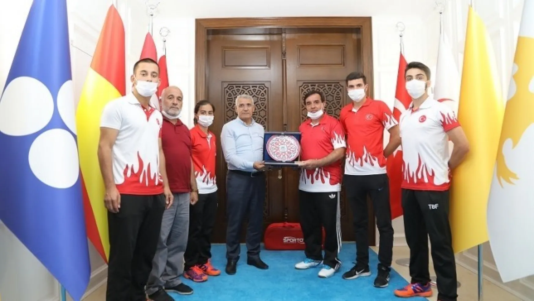 Başarılı Badmintonculardan Başkan Güder'e Ziyaret