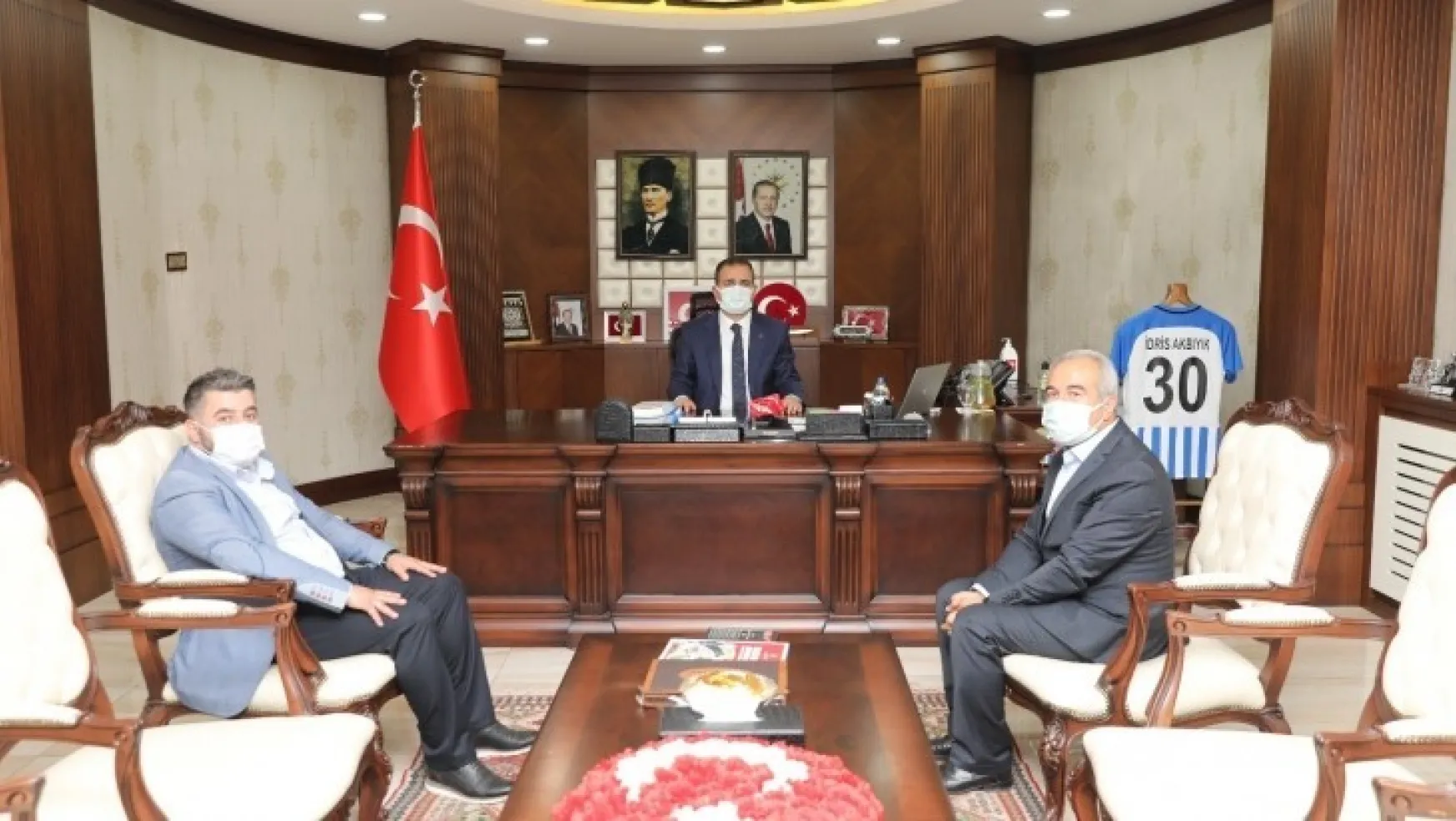 Başkan Altındağ'dan Hakkari Valisine Ziyaret
