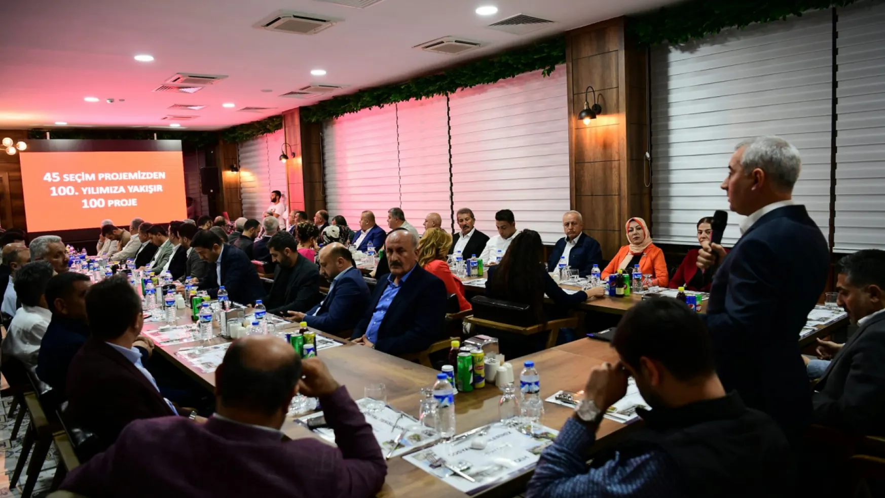 Başkan Çınar '100'ncü Yıla Yakışan 100 Yatırımı' Ak Parti İl Başkanı Ve Yönetimine Anlattı