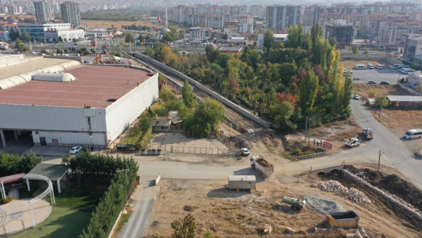 Başkan Çınar, 'Barguzu Kanalboyu Park' Projesinin Uygulanacağı Horata Kanalı Etrafındaki Çalışmaları İnceledi