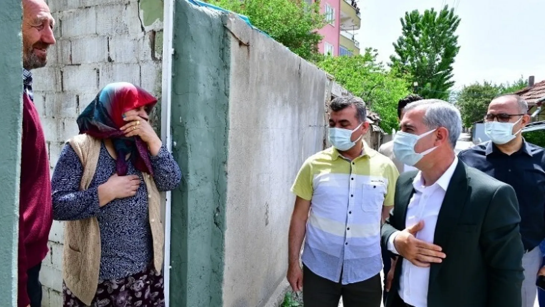 Başkan Çınar ' Çat-Kapı' Ziyaretleriyle Vatandaşların Evine Misafir Oluyor, Taleplerini Dinliyor